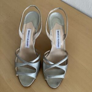 MALOLO BLAHNIK SILVER METALLIC GLITTER HEELS EUC 8